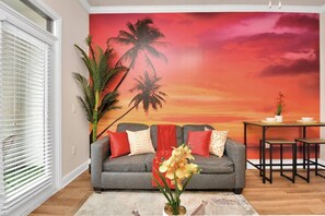 TV, ping pong - Sunset Paradise - 1BR/NRG/Med Center/Galleria (Houston)