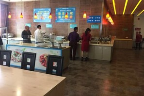 تناول الطعام