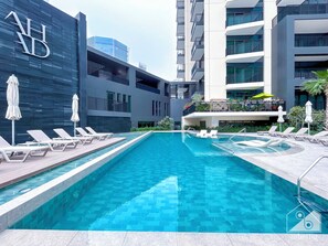 Apartment (0 Bedroom) | Pool | Outdoor pool - Stunning & Spacious Studio Balcony & View Dubai (Dubai)