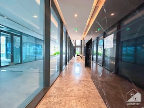 Interior - Stunning & Spacious Studio Balcony & View Dubai (Dubai)