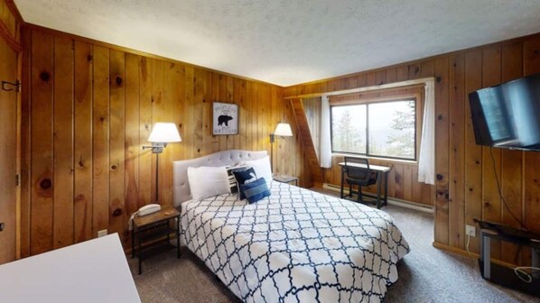 4 dormitorios, escritorio, tabla de planchar con plancha y cuna de viaje