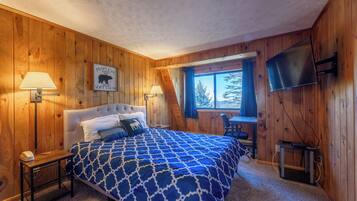 4 bedrooms, desk, iron/ironing board, travel cot