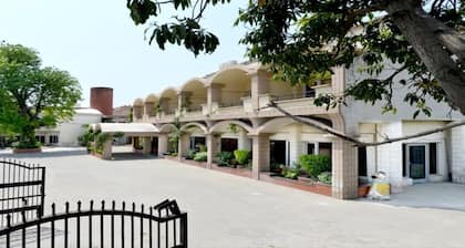 Blue Jay Tourist Complex