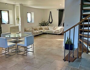 Interior - Dreamy 2BD Dordogne hideaway. Heated pool and views. 4 star classified. (Castelnaud-la-Chapelle)
