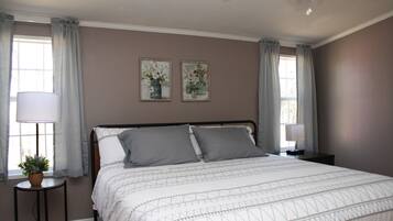 4 bedrooms, iron/ironing board, free WiFi, bed sheets