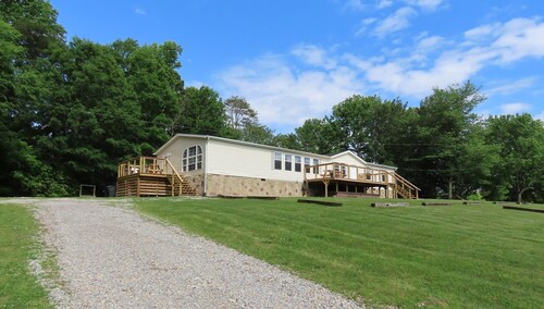 Spacious, Pet-Friendly Home Near Douglas Lake, Room for Families, Groups & Boats