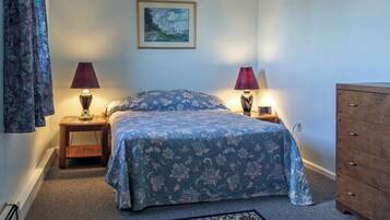 3 bedrooms, desk, free WiFi, bed sheets
