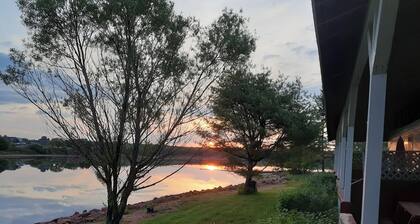 PEI Waterside Apt. #3, quiet waterfront Apt., beach, scenic view, great sunsets