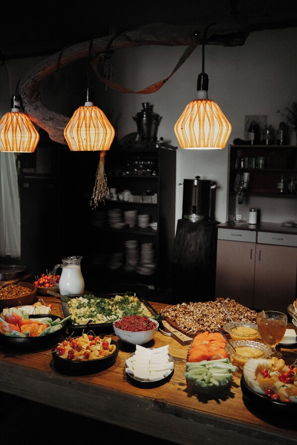 Daily buffet breakfast (USD 10 per person)