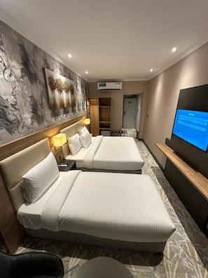 Standard Quadruple Room | Peti besi dalam bilik, kalis bunyi, Wi-fi percuma