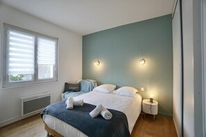 1 quarto, Wi-Fi de cortesia, roupa de cama