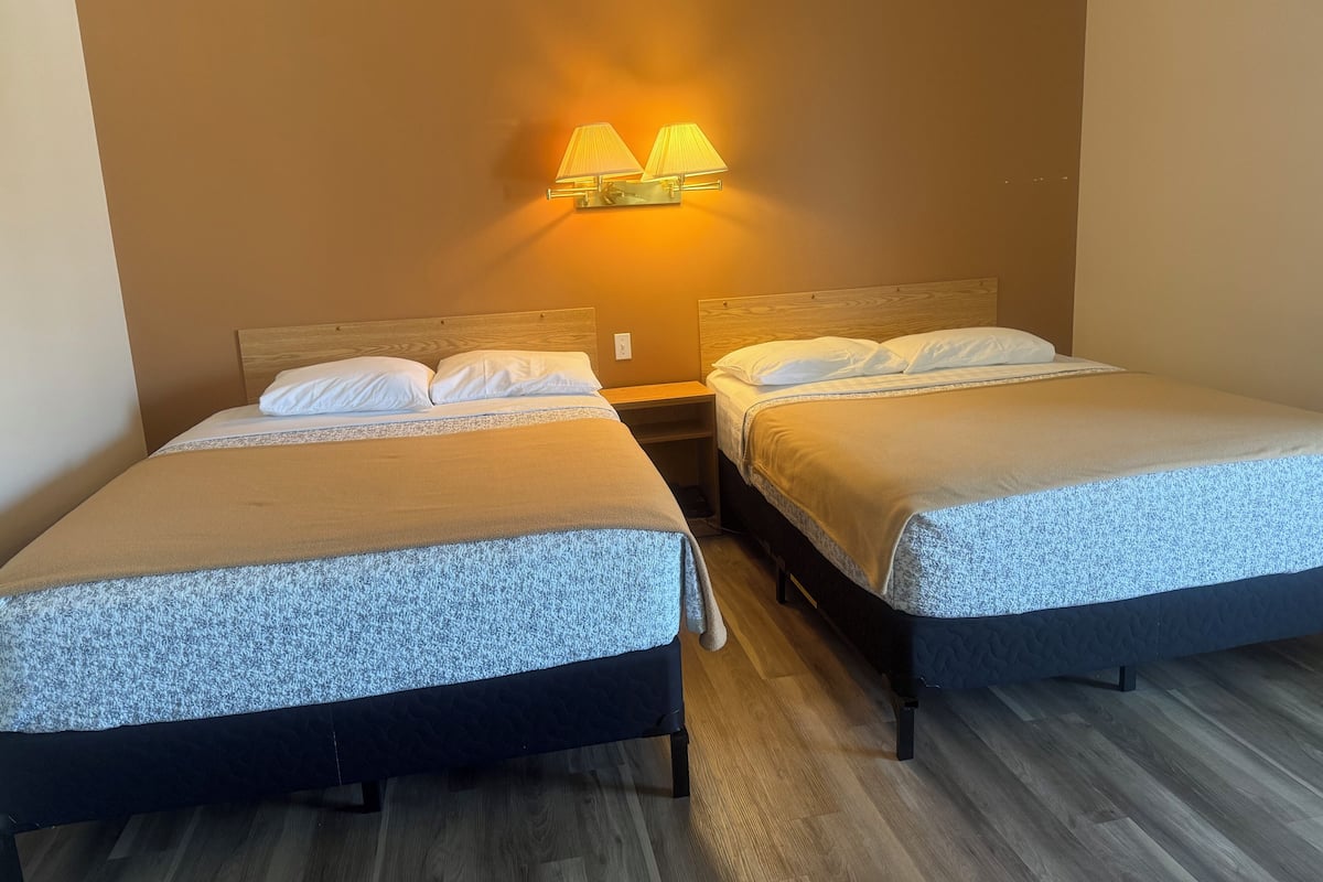 Blackout drapes, iron/ironing board, free WiFi, bed sheets