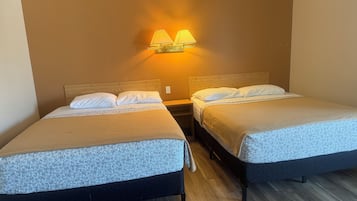 Verduisterende gordijnen, een strijkplank/strijkijzer, gratis wifi