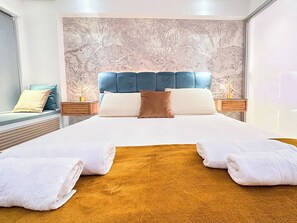 1 bedroom, in-room safe, iron/ironing board, free WiFi