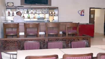Bar (trong khuôn viên)
