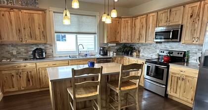 Hometown Place - Solar Powered Newer Home