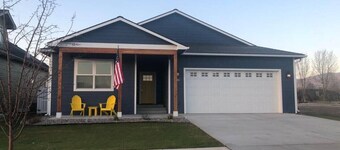 Hometown Place - Solar Powered Newer Home