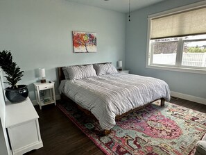 3 Schlafzimmer, Schreibtisch, Bügeleisen/Bügelbrett, Reisekinderbett