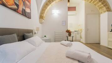 City Room | 1 bedroom, free WiFi, bed sheets