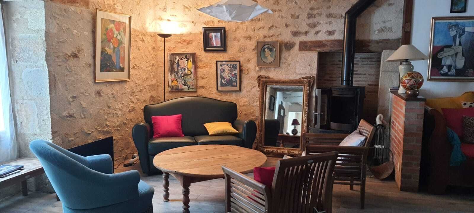 TV, lareira, aparelho de som