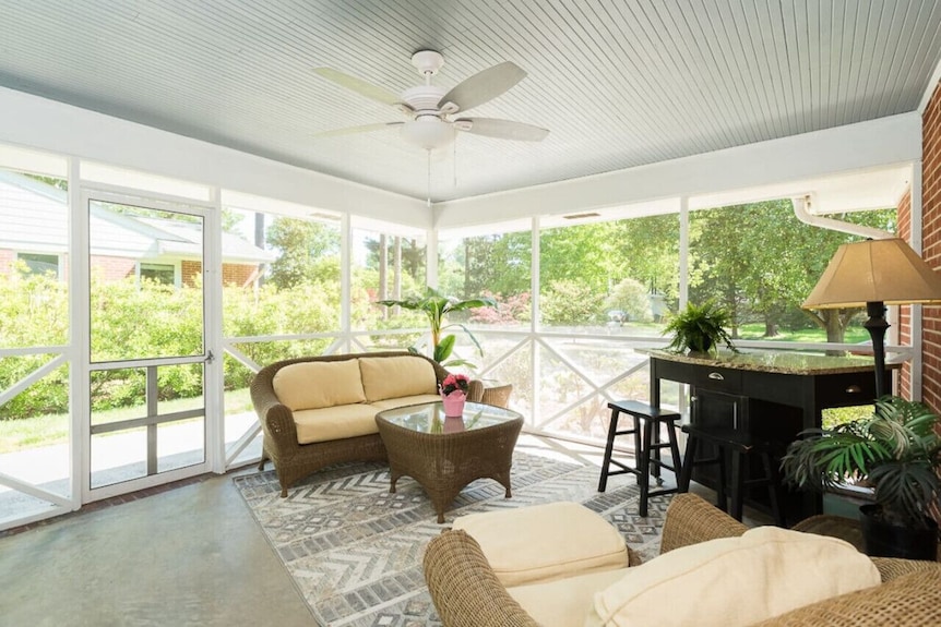 Stylish Ranch- Less Than A Mile From Downtown Cary - Cary, NC