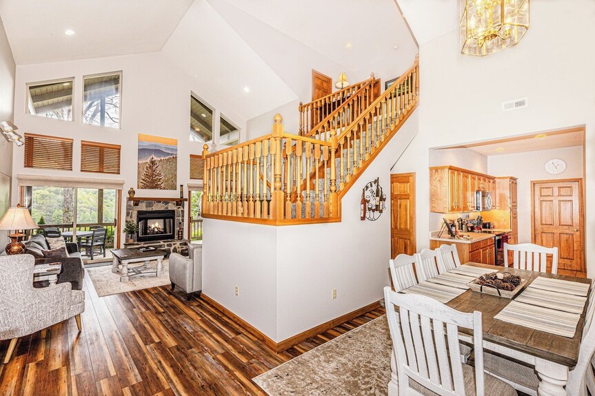 Large, Luxury Condo In Gated Community With Mountain & Golf Course View - Cherokee, NC