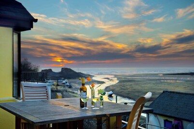 Detached house next to Summerleaze beach, views from all rooms of beach & sea.
