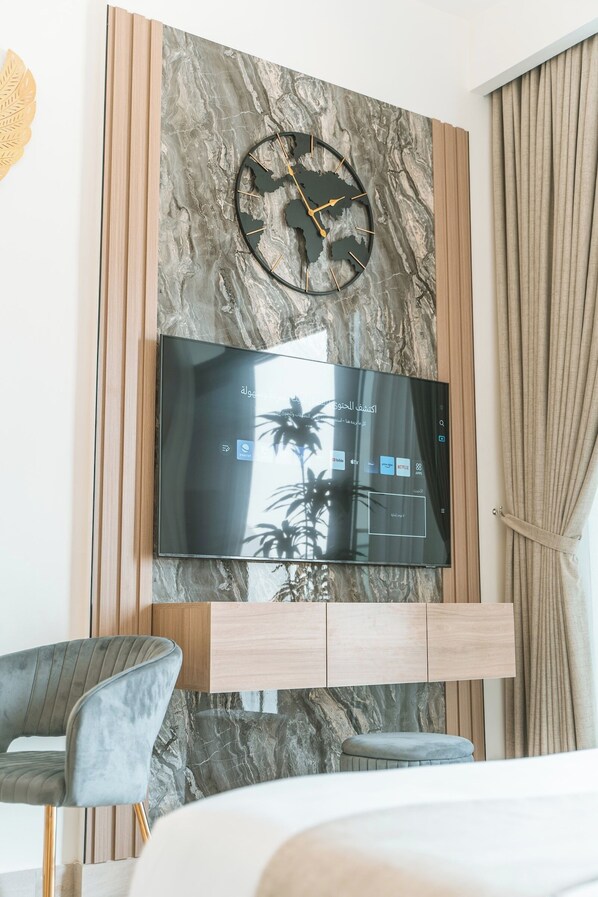 Apartment (0 Bedroom) | Iron/ironing board, bed sheets - Wonderful Studio With Balcony & City Views (Dubai)