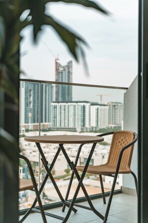 Apartment (0 Bedroom) | Balkon