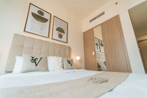 Apartment (0 Bedroom) | Iron/ironing board, bed sheets - Wonderful Studio With Balcony & City Views (Dubai)