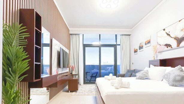 Iron/ironing board, bed sheets - Amazing Stay at the Riviera With Balcony - Dubai (Dubai)