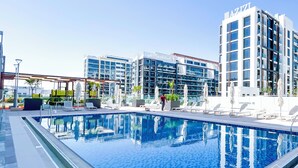Outdoor pool - Amazing Stay at the Riviera With Balcony - Dubai (Dubai)