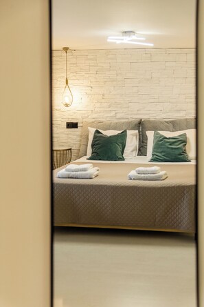 Deluxe Apartment, Sea View (Sofianna) | 2 bedrooms, soundproofing, iron/ironing board, free WiFi - Victoria Suites Corfu (Corfu)