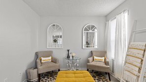 6 Schlafzimmer, Bügeleisen/Bügelbrett, Reisekinderbett, WLAN