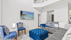 Televisión y oficina 