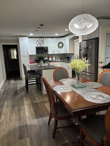 BEAUTIFUL VACATION HOME          3 bedroom and 1 bathroom