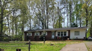 Unclassified image, 5 of 23, button - BEAUTIFUL VACATION HOME          3 bedroom and 1 bathroom (Forest City)