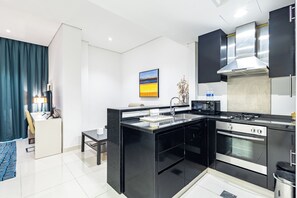 Private kitchen - SuperHost - Chic Studio on the 16th Floor in Business Bay (Dubai)