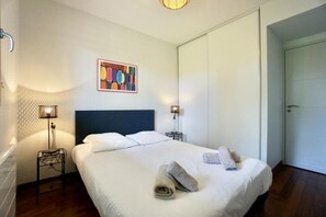 1 quarto, Wi-Fi de cortesia, roupa de cama
