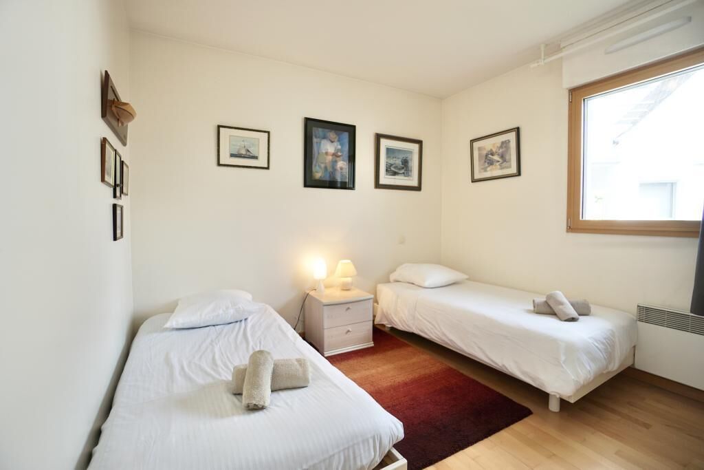 3 bedrooms, desk, iron/ironing board, free WiFi