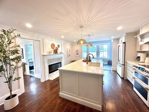 Luxurious Modern Prime location Kennebunk Cottage