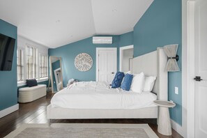 6 bedrooms, iron/ironing board, WiFi, bed sheets