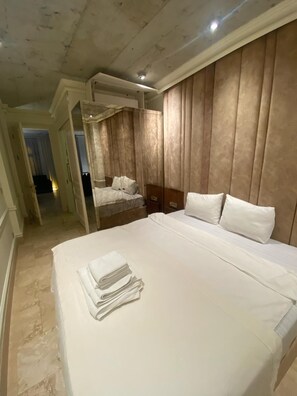 2 bedrooms, iron/ironing board, WiFi, bed sheets
