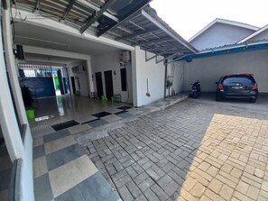 Lobby - OYO 93962 Jm Guest House (Karawang)