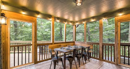 Fam-Friendly Mountain Chalet: Hot Tub, Sauna, Gameroom, Adventure Bunkbeds