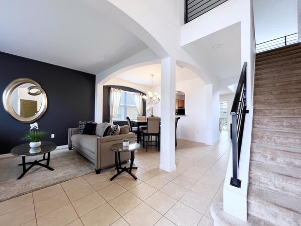 TV - Gorgeous 6Bd Pool Hm Providence-2256CA (Davenport)