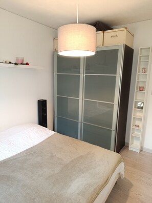 4 dormitorios, tabla de planchar con plancha, wifi y ropa de cama
