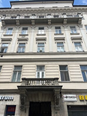 Apartment, 2 Bedrooms, City View | Front of property