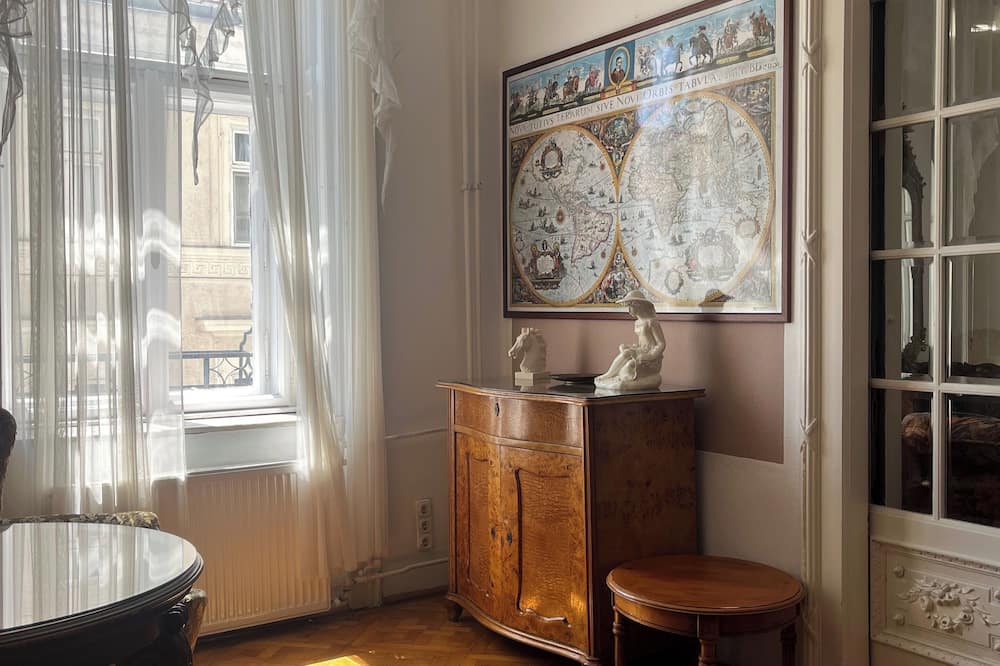 New! Libra Grande Venetian Style Apartment
