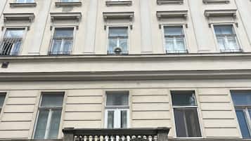 Apartment, 2 Bedrooms, City View | Front of property